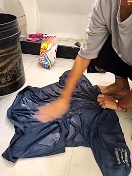 sassyishhu76 online show from 11.29.25