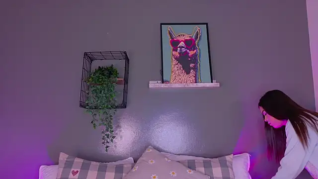 KeendraFox  online show from 10.22.25