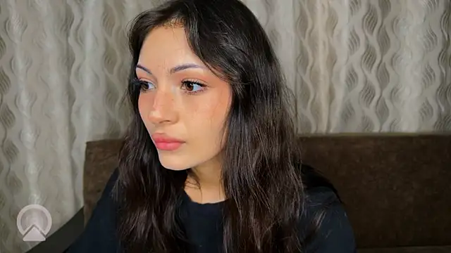 Snapshot of sweeet_strawberies chatting on 09.22.25 sweeet strawberies online show from 09.22.25