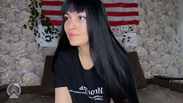 Snapshot of sweeet_strawberies chatting on 10.19.25 sweeet strawberies online show from 10.19.25