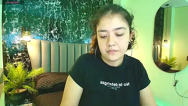 Nia-Stark online show from 09.27.25