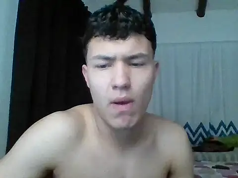 Snapshot of El_awo_ chatting on 10.28.25 El awo online show from 10.28.25