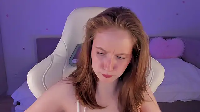 Snapshot of CrystalSoul_ chatting on 10.10.25 CrystalSoul online show from 10.10.25