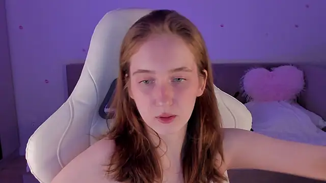 Snapshot of CrystalSoul_ chatting on 10.27.25 CrystalSoul online show from 10.27.25