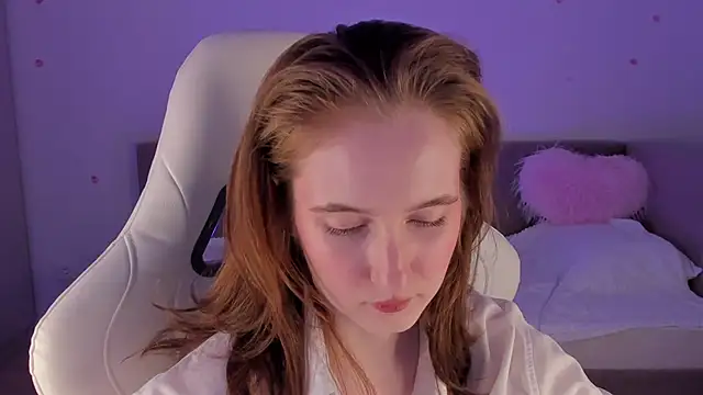 Snapshot of CrystalSoul_ chatting on 10.31.25 CrystalSoul online show from 10.31.25