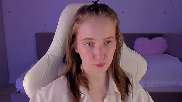 Snapshot of CrystalSoul_ chatting on 11.05.25 CrystalSoul online show from 11.05.25