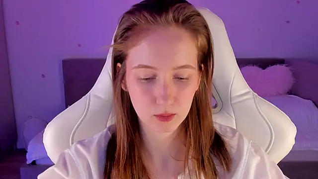 Snapshot of CrystalSoul_ chatting on 11.14.25 CrystalSoul online show from 11.14.25