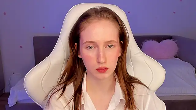 Snapshot of CrystalSoul_ chatting on 11.23.25 CrystalSoul online show from 11.23.25