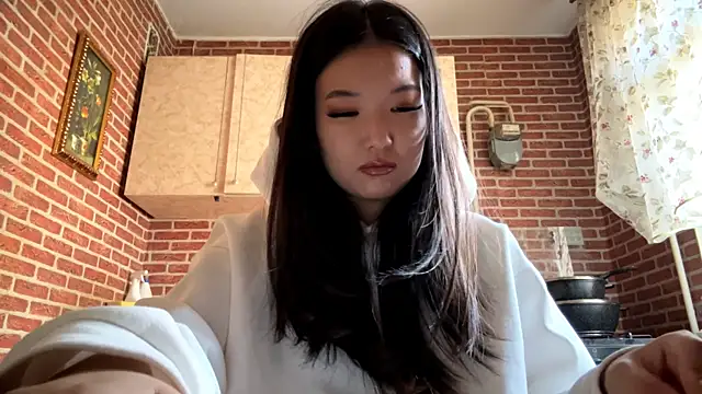 EmmaLeexth online show from 03.26.26