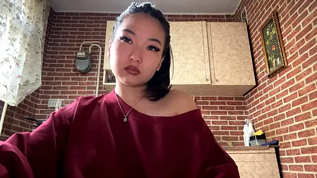 EmmaLeexth online show from 03.30.26