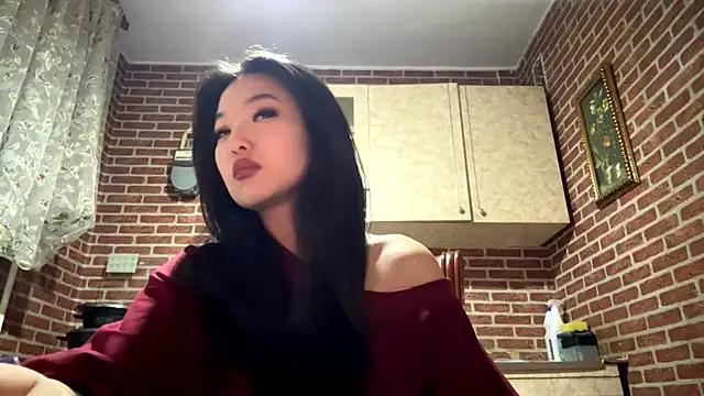 EmmaLeexth online show from 04.06.26