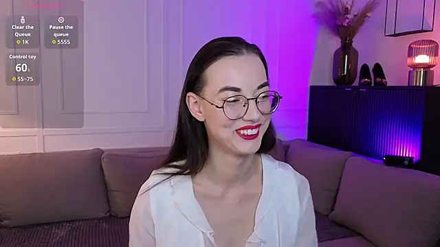 Snapshot of EmmaJakson chatting on 09.23.25 EmmaJakson online show from 09.23.25