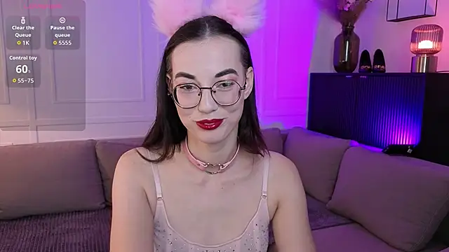 Snapshot of EmmaJakson chatting on 09.27.25 EmmaJakson online show from 09.27.25