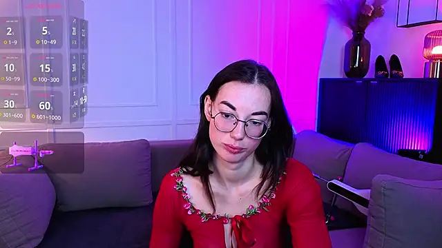 Snapshot of EmmaJakson chatting on 10.16.25 EmmaJakson online show from 10.16.25