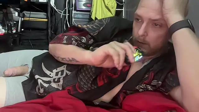 Snapshot of lickyluke17 chatting on 09.21.25 lickyluke17 online show from 09.21.25