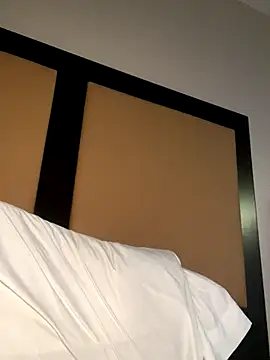 Snapshot of QUEENCALIMOD chatting on 10.28.25 QUEENCALIMOD online show from 10.28.25