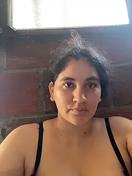 lunasexyhot18 online show from 10.24.25