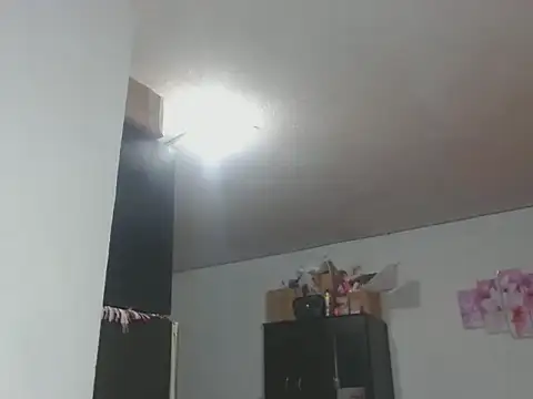 Snapshot of scarlett__jonnes chatting on 11.28.25 scarlett jonnes online show from 11.28.25