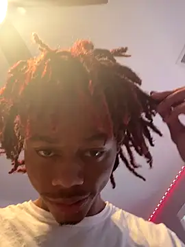 Snapshot of Zayinc chatting on 09.18.25 Zayinc online show from 09.18.25