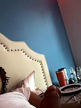 Snapshot of Zayinc chatting on 09.21.25 Zayinc online show from 09.21.25