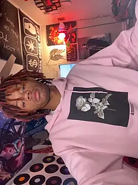 Snapshot of Zayinc chatting on 10.31.25 Zayinc online show from 10.31.25