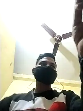 Snapshot of VickyMonster5 chatting on 10.28.25 VickyMonster5 online show from 10.28.25