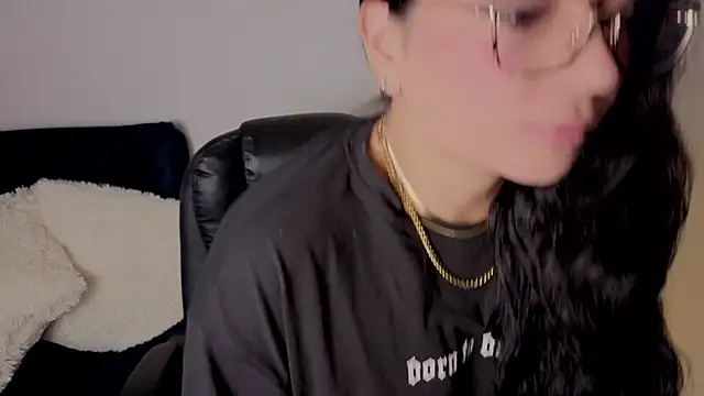 Snapshot of amyross_s1 chatting on 11.16.25 amyross s1 online show from 11.16.25