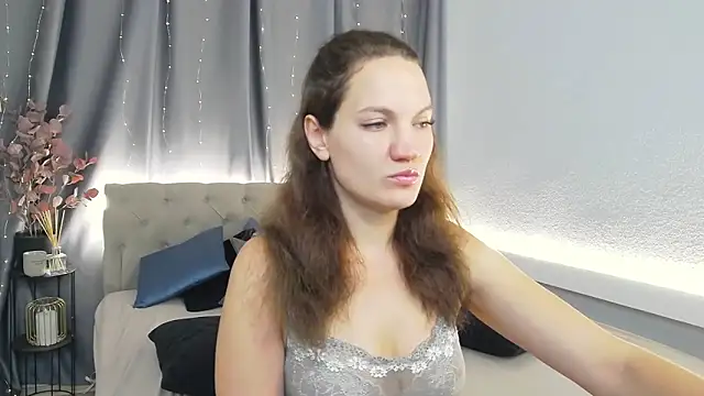 Snapshot of IvetaRayy chatting on 10.19.25 IvetaRayy online show from 10.19.25