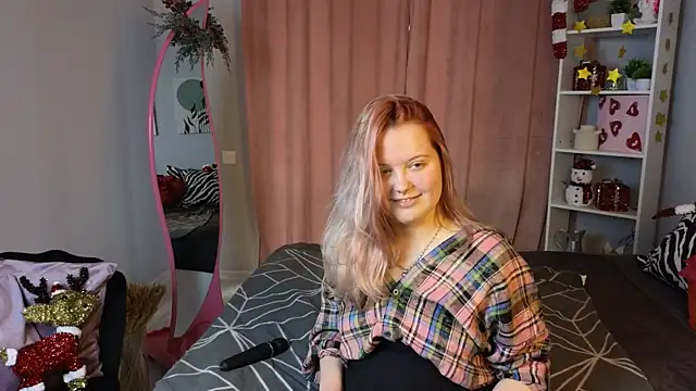 Snapshot of RoseThomas_ chatting on 12.15.25 RoseThomas online show from 12.15.25