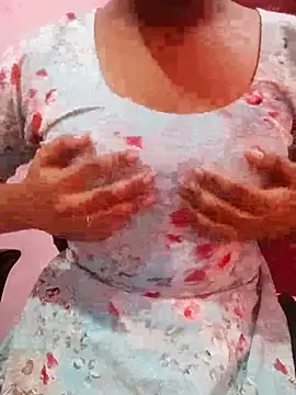 Snapshot of pari_rani7 chatting on 11.08.25 pari rani7 online show from 11.08.25