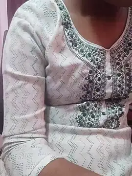 Snapshot of pari_rani7 chatting on 11.12.25 pari rani7 online show from 11.12.25