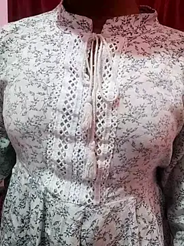 Snapshot of pari_rani7 chatting on 11.13.25 pari rani7 online show from 11.13.25