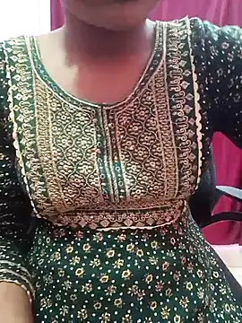 Snapshot of pari_rani7 chatting on 11.18.25 pari rani7 online show from 11.18.25