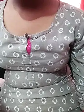 Snapshot of pari_rani7 chatting on 11.20.25 pari rani7 online show from 11.20.25