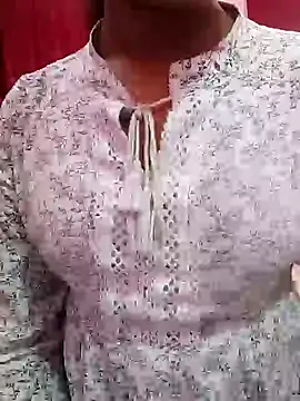 Snapshot of pari_rani7 chatting on 11.26.25 pari rani7 online show from 11.26.25