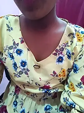 Snapshot of pari_rani7 chatting on 11.30.25 pari rani7 online show from 11.30.25