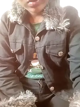 Snapshot of pari_rani7 chatting on 12.03.25 pari rani7 online show from 12.03.25