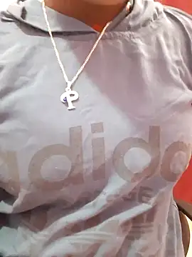 Snapshot of pari_rani7 chatting on 12.15.25 pari rani7 online show from 12.15.25