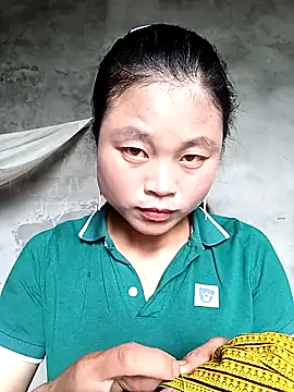 clara-cute online show from 10.02.25