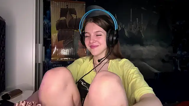 Elira Breeze online show from 11.10.25