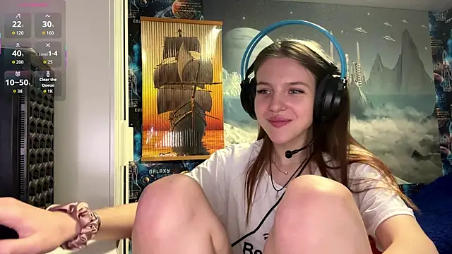 Elira Breeze online show from 11.24.25