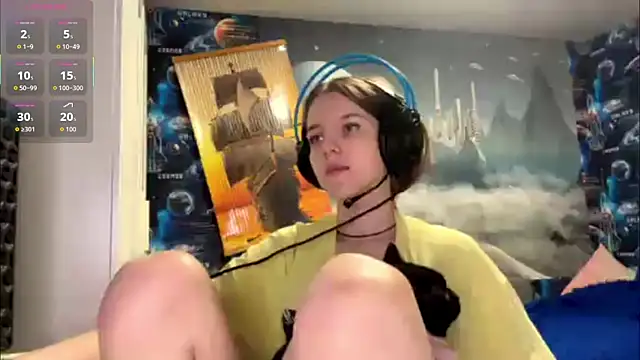 Elira Breeze online show from 12.14.25