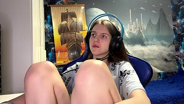 Elira Breeze online show from 03.07.26