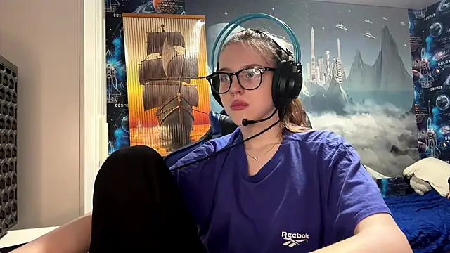 Elira Breeze online show from 06.29.26