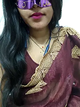 Snapshot of suzika_ chatting on 10.16.25 suzika online show from 10.16.25