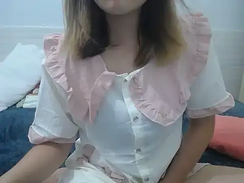 Snapshot of Hannie_26 chatting on 10.04.25 Hannie 26 online show from 10.04.25