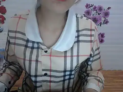 Snapshot of Hannie_26 chatting on 11.17.25 Hannie 26 online show from 11.17.25