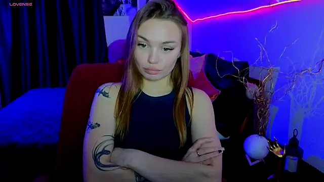 KitsyMoore online show from 12.04.25