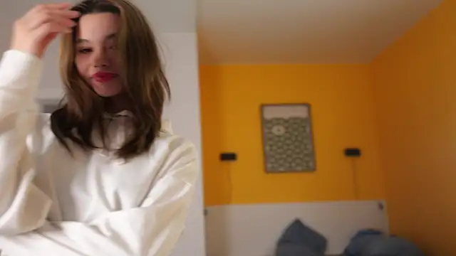 Snapshot of lovekissmes chatting on 10.26.25 lovekissmes online show from 10.26.25