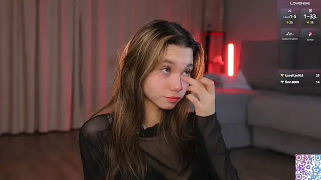 Snapshot of lovekissmes chatting on 11.30.25 lovekissmes online show from 11.30.25